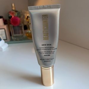 Beautycounter Dew skin shade: Light